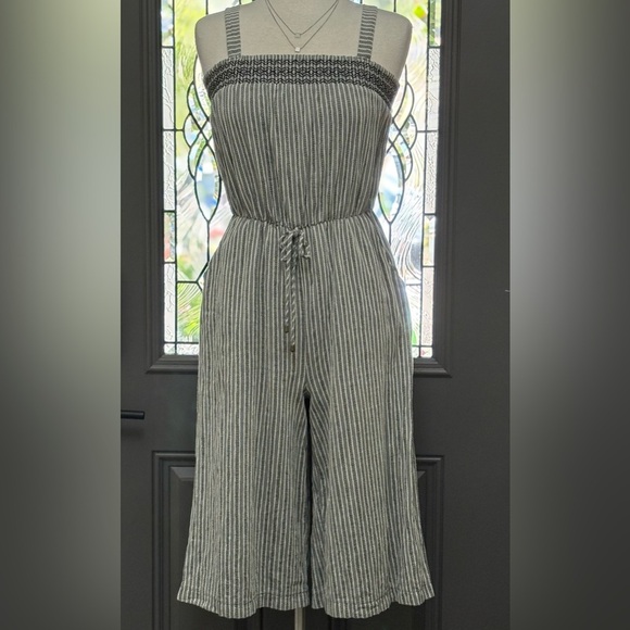 Universal Threads Striped Wide-Leg Cropped Jumpsuit with Tie Waist - Picture 1 of 6